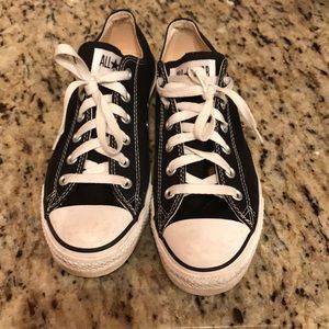 Converse black low